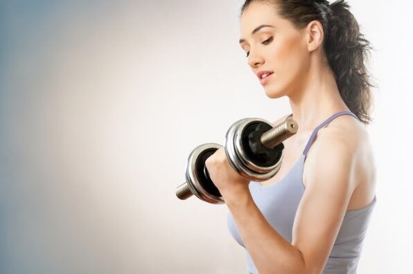 Physical exercises with dumbbells will help you lose 5 kg of weight in 7 days